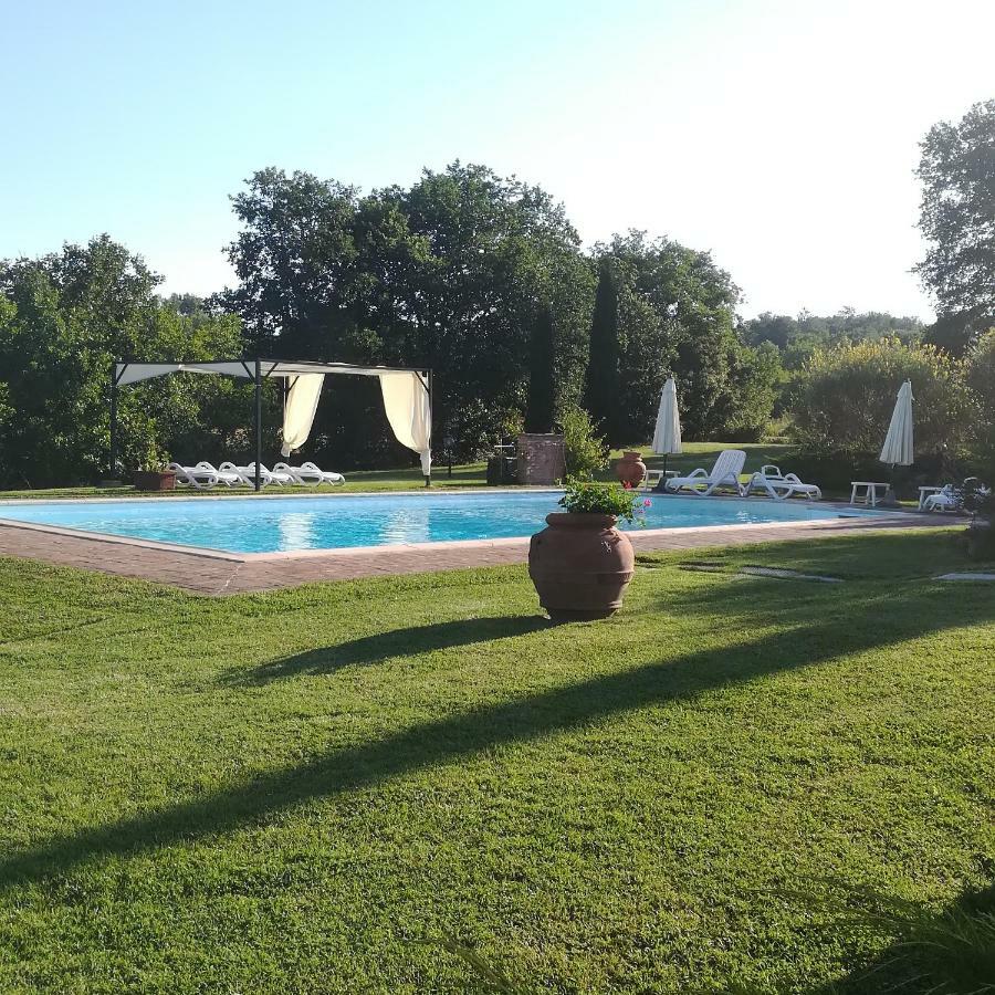 Residence Lucignano Bagian luar foto